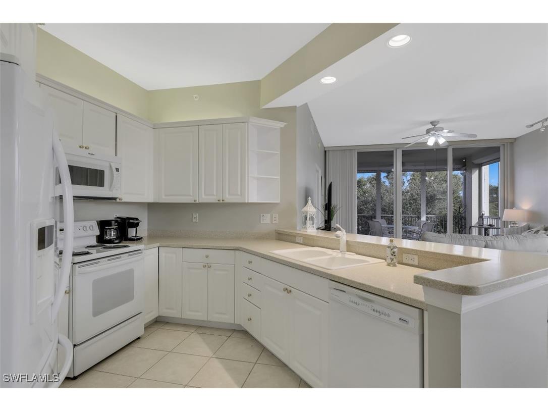 450 Launch Circle #404 Naples FL 34108 225044809 image4