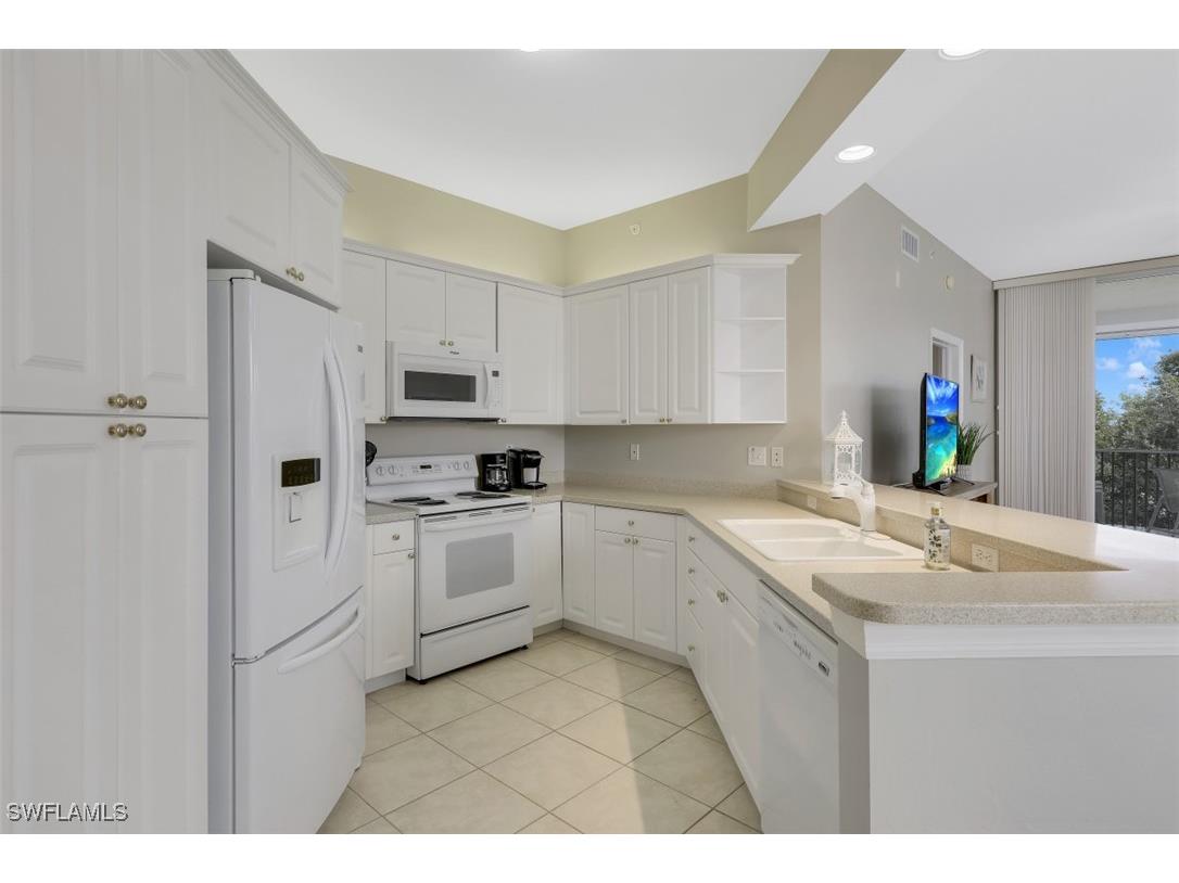 450 Launch Circle #404 Naples FL 34108 225044809 image6