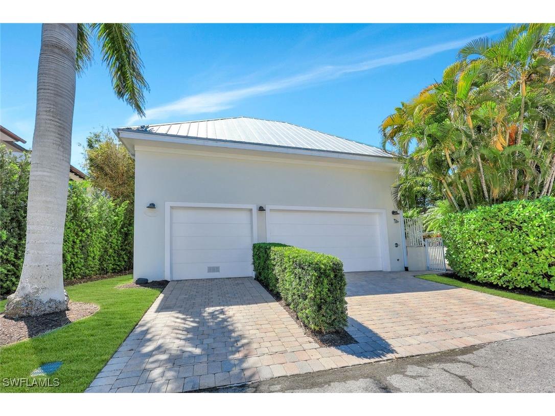 455 13th Avenue S Naples FL 34102 225032352 image8