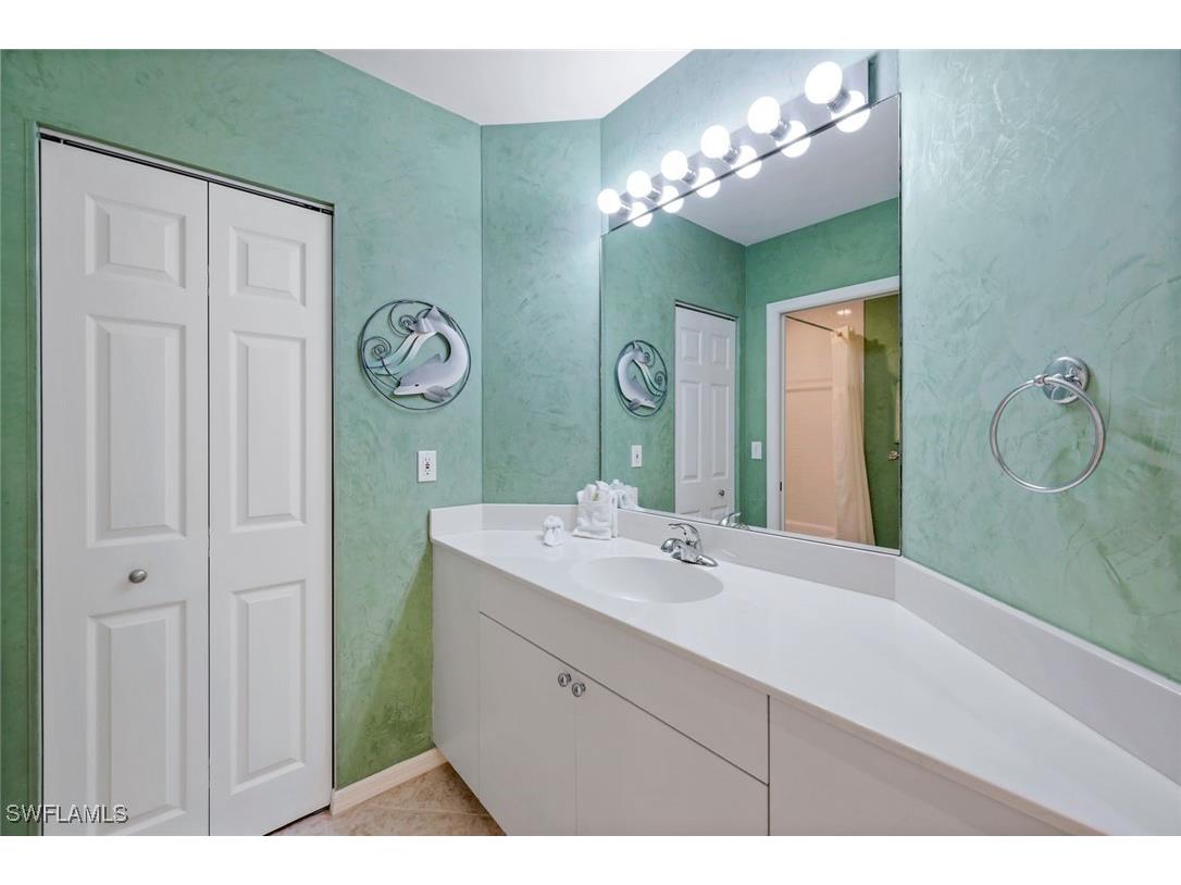 460 Launch Circle #301 Naples FL 34108 225044760 image10