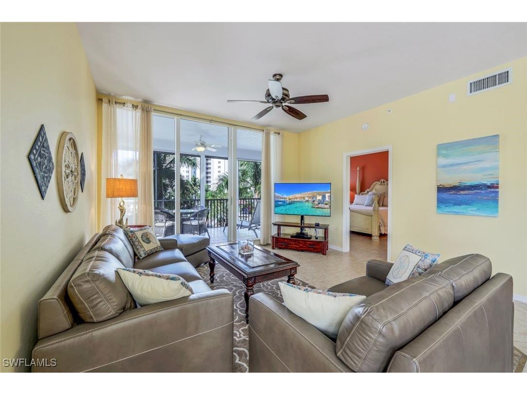 460 Launch Circle #301 Naples FL 34108 225044760 image2