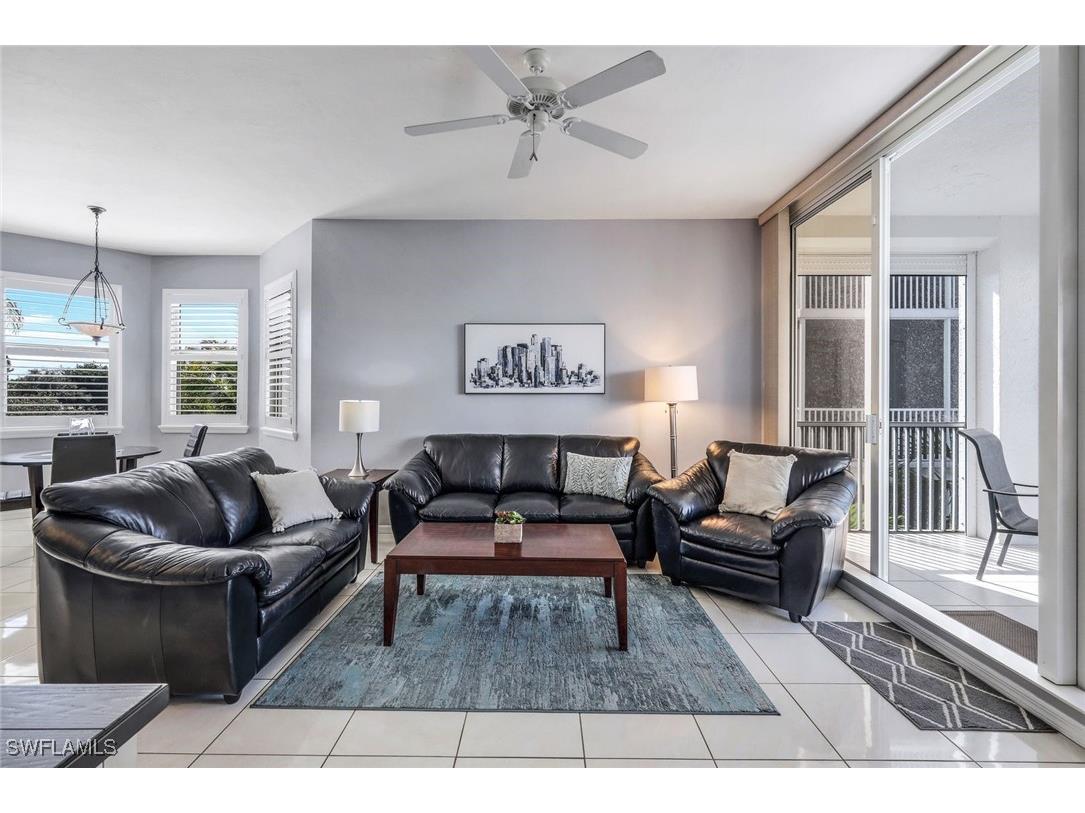 460 Launch Circle #401 Naples FL 34108 225044756 image1