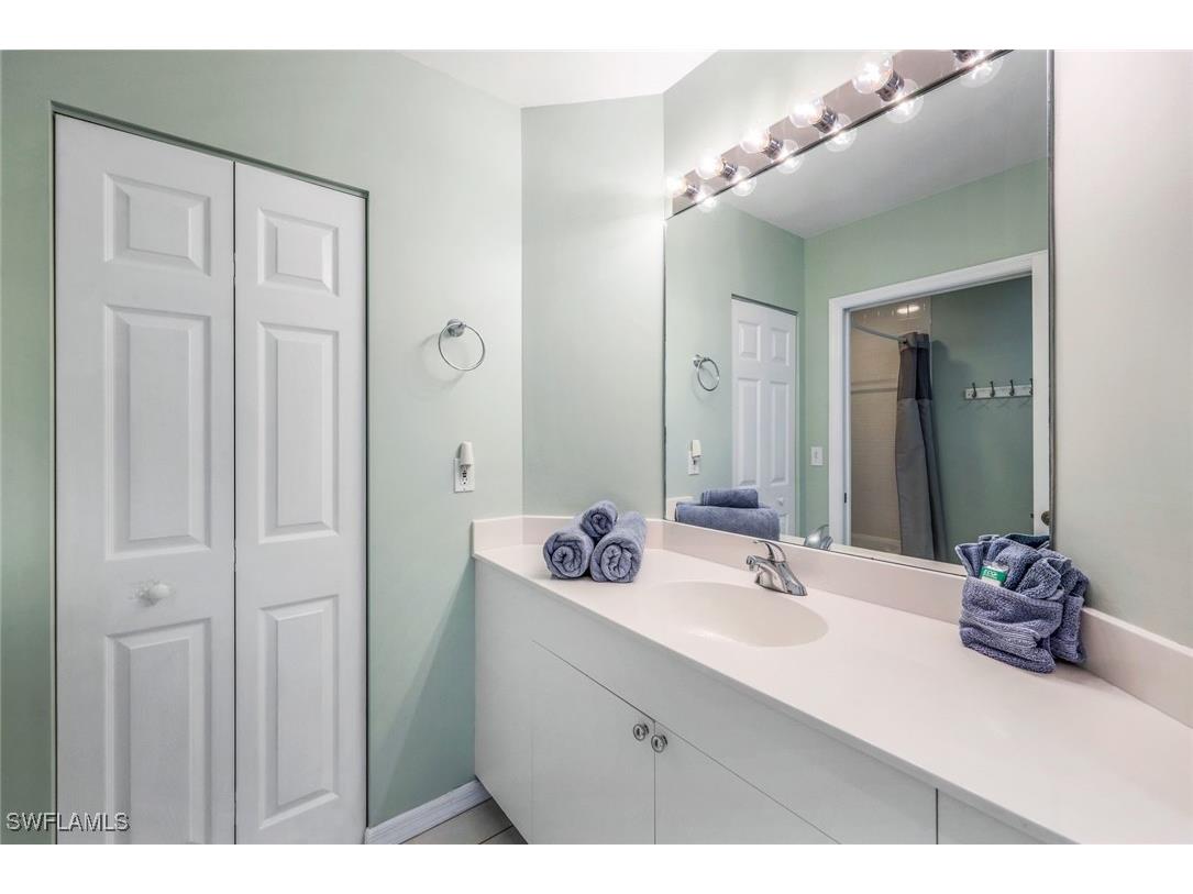 460 Launch Circle #401 Naples FL 34108 225044756 image11