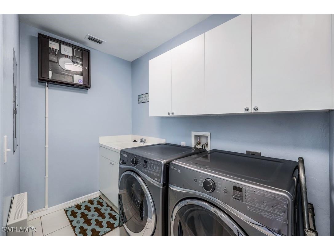 460 Launch Circle #401 Naples FL 34108 225044756 image13