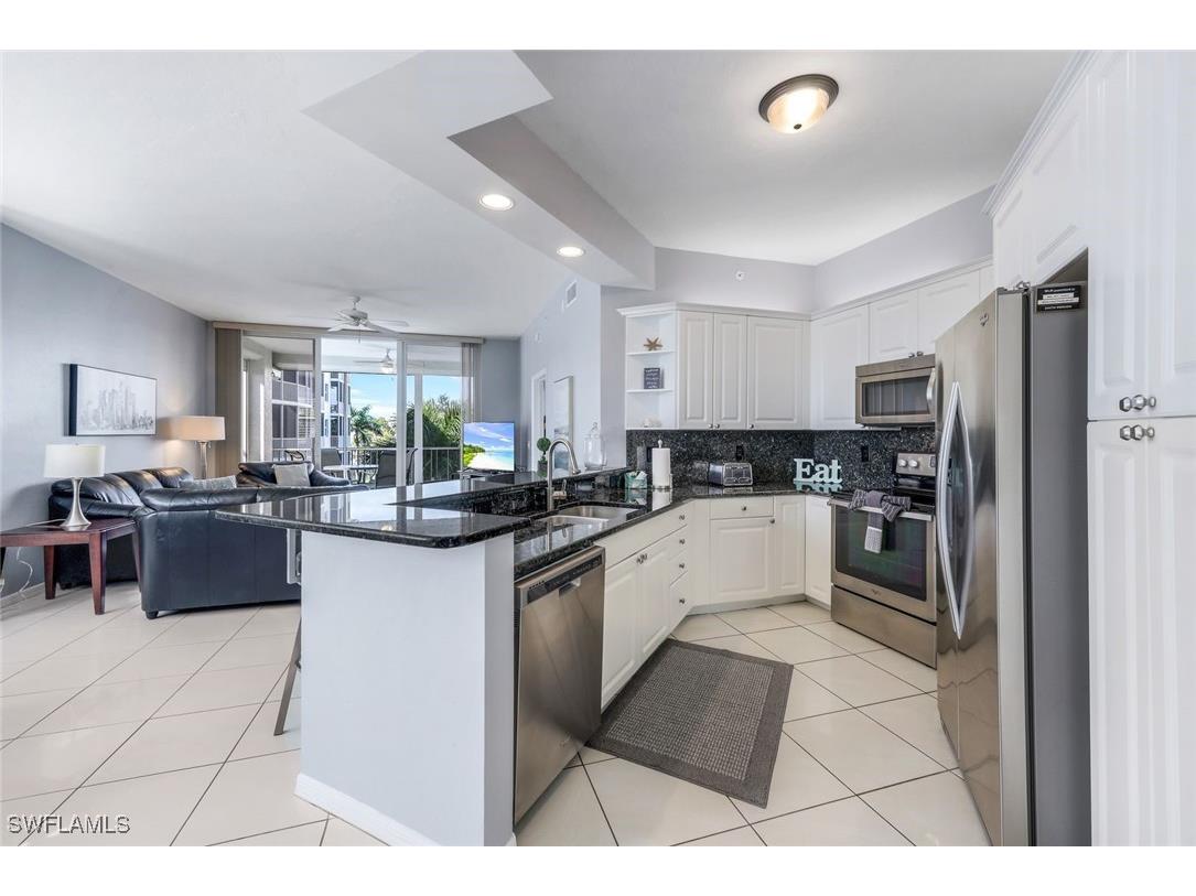 460 Launch Circle #401 Naples FL 34108 225044756 image4