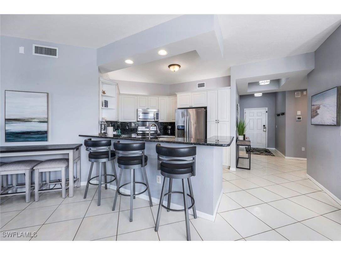 460 Launch Circle #401 Naples FL 34108 225044756 image5