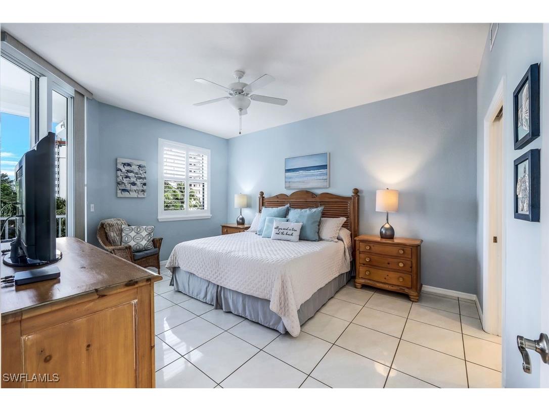 460 Launch Circle #401 Naples FL 34108 225044756 image7