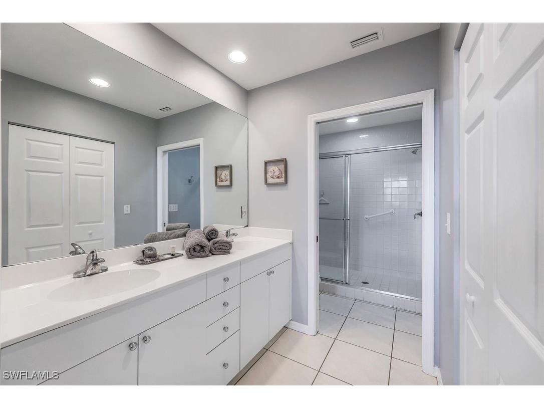 460 Launch Circle #401 Naples FL 34108 225044756 image8