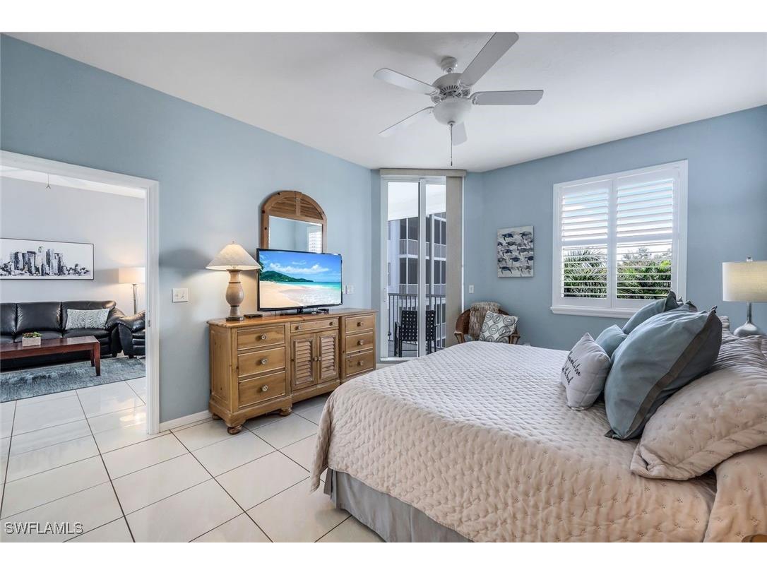 460 Launch Circle #401 Naples FL 34108 225044756 image9