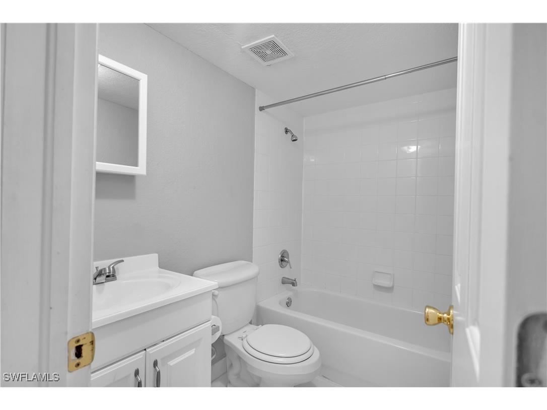 4617 Bayshore Drive #H2 Naples FL 34112 225037726 image18