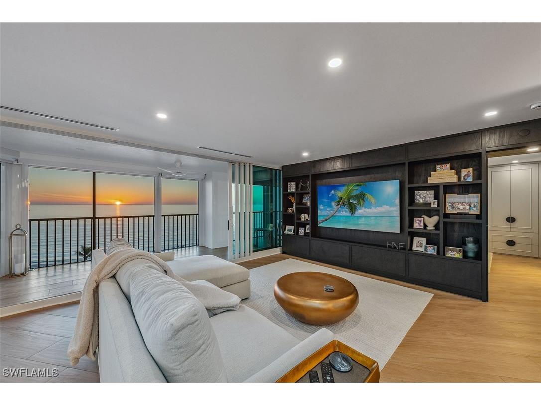 4651 Gulf Shore Boulevard N #701 Naples FL 34103 225001792 image1