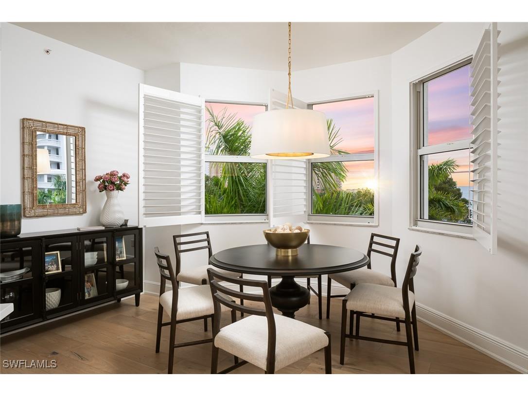 470 Launch Circle #V-401 Naples FL 34108 224064175 image1