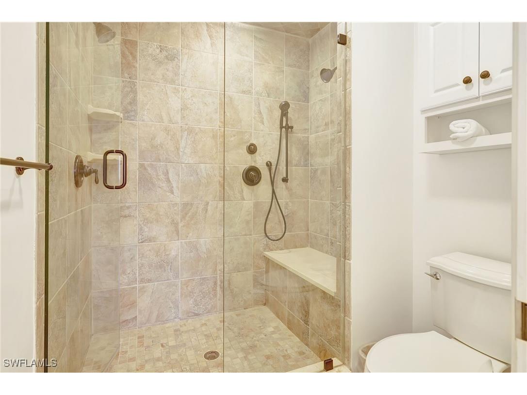 470 Launch Circle #V-405 Naples FL 34108 225052065 image18