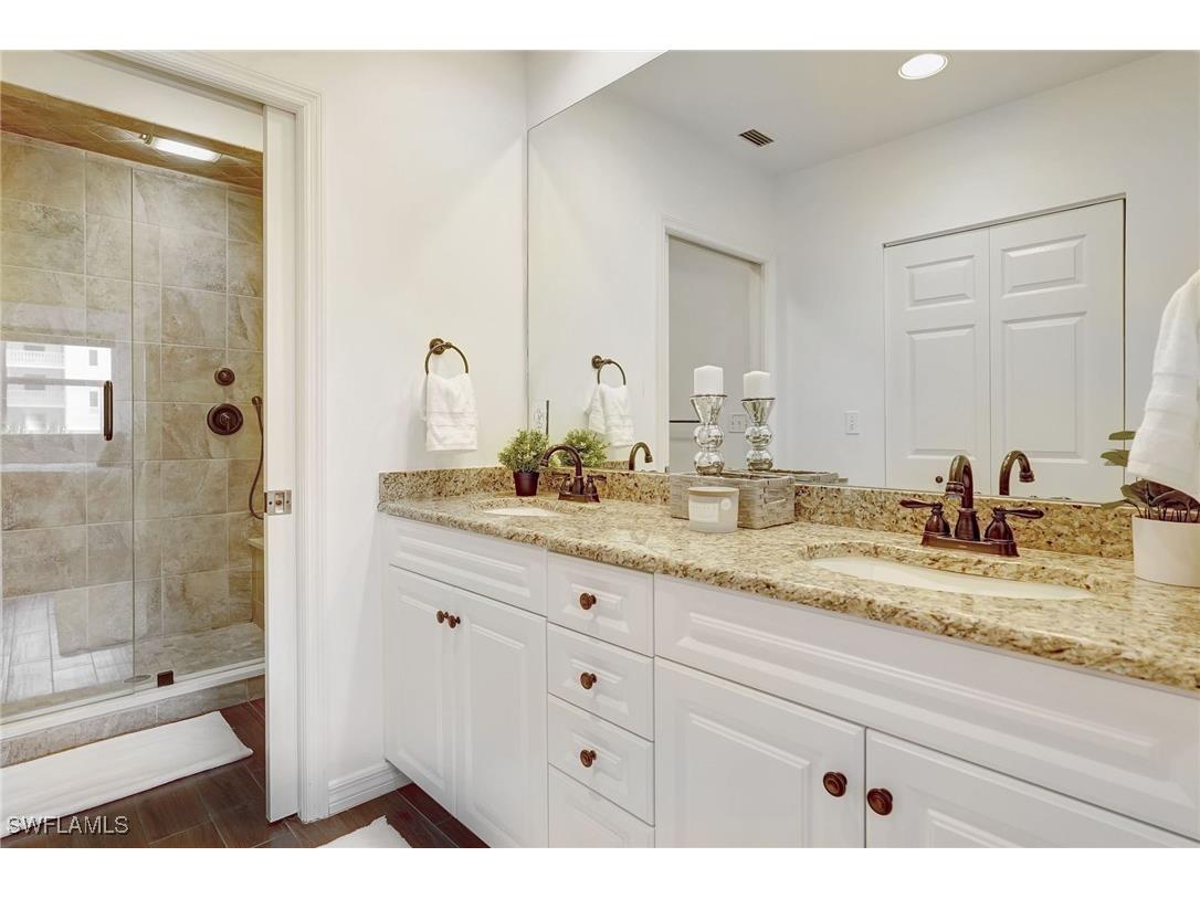 470 Launch Circle #V-405 Naples FL 34108 225052065 image19