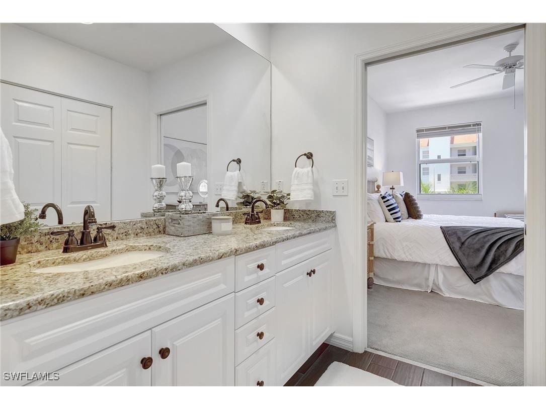 470 Launch Circle #V-405 Naples FL 34108 225052065 image20