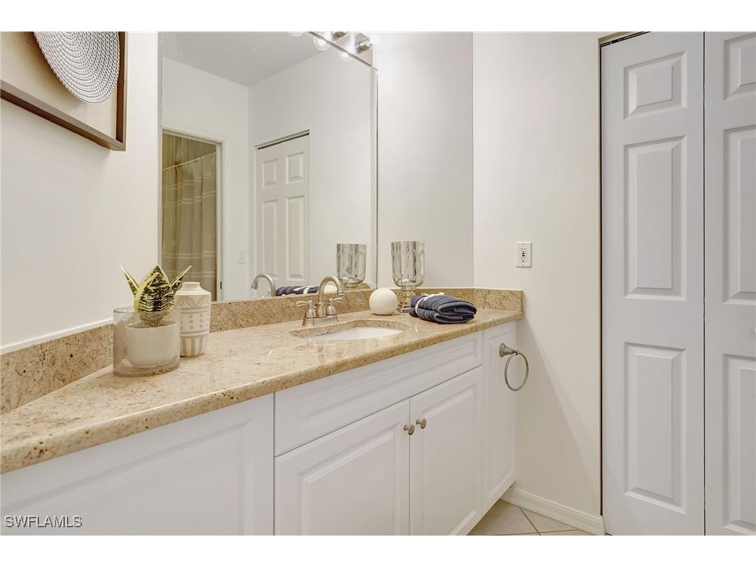 470 Launch Circle #V-405 Naples FL 34108 225052065 image27