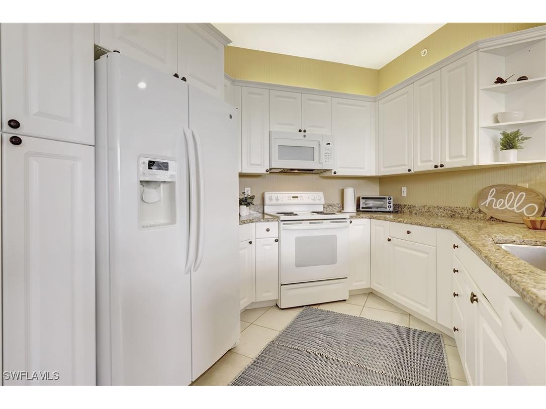 470 Launch Circle #V-405 Naples FL 34108 225052065 image4