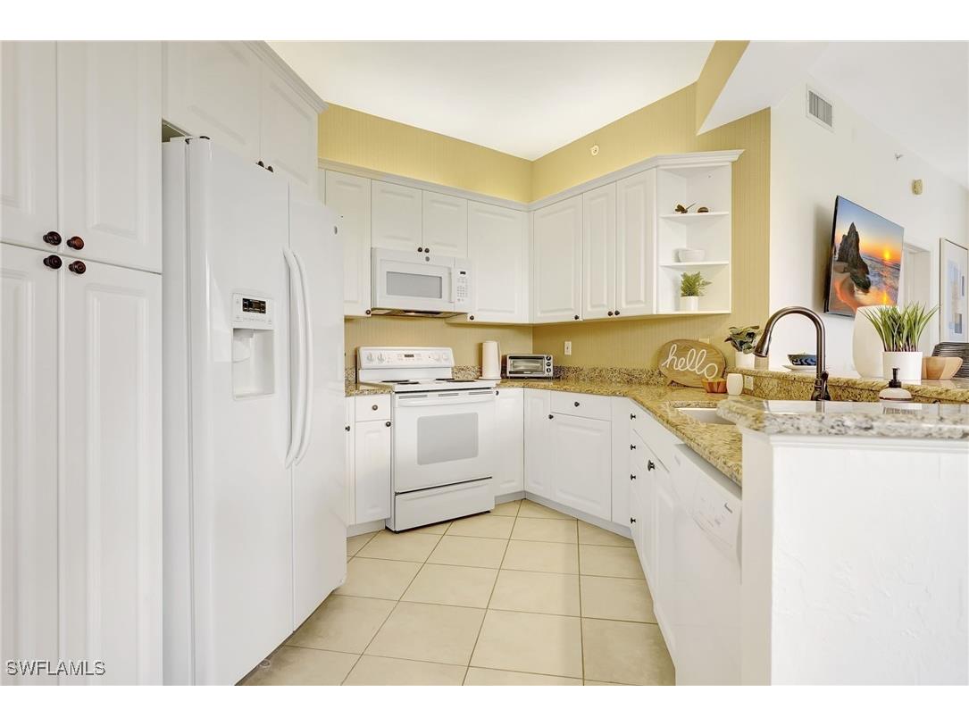 470 Launch Circle #V-405 Naples FL 34108 225052065 image5