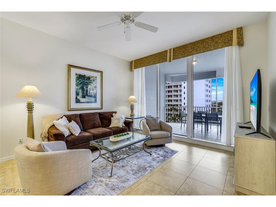 470 Launch Circle #V-603 Naples FL 34108 225044788 image1