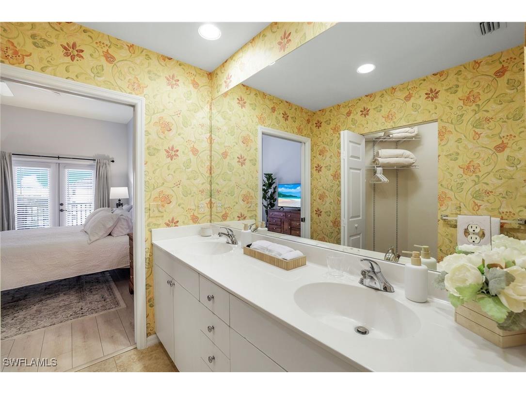 470 Launch Circle #V-603 Naples FL 34108 225044788 image12