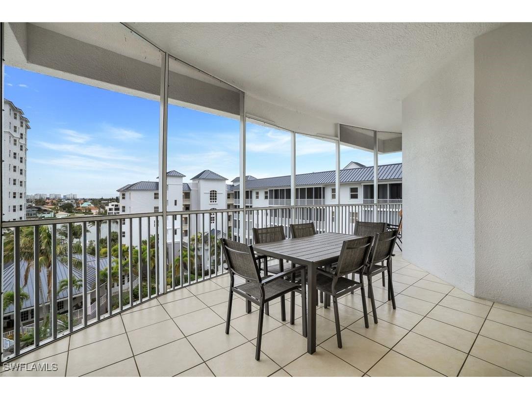 470 Launch Circle #V-603 Naples FL 34108 225044788 image3