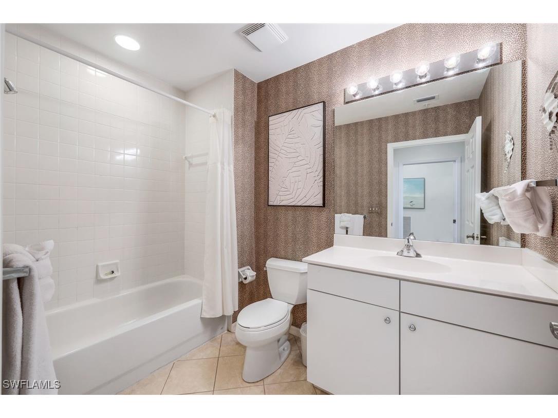 470 Launch Circle #V-604 Naples FL 34108 225044747 image12