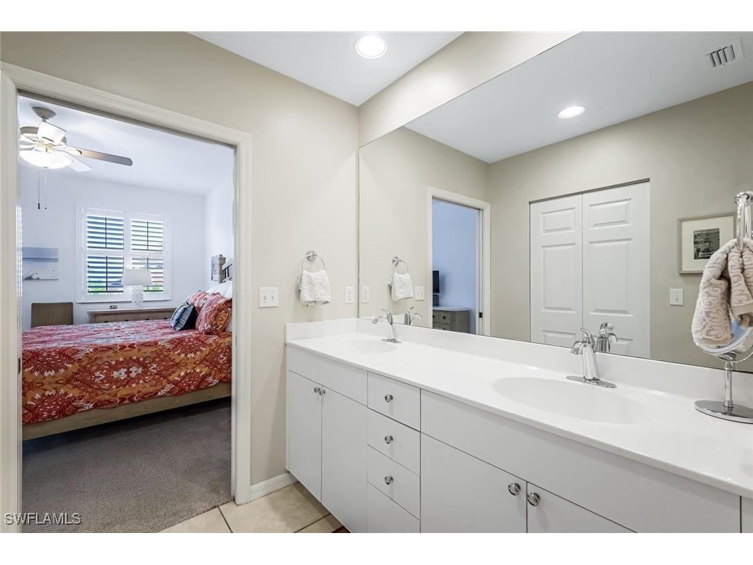 470 Launch Circle #V301 Naples FL 34108 225044820 image15