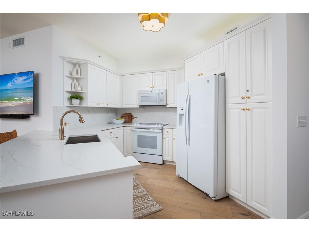 470 Launch Circle #V401 Naples FL 34108 225025416 image7