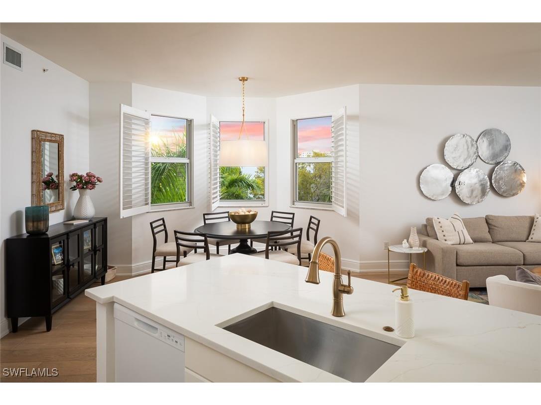 470 Launch Circle #V401 Naples FL 34108 225025416 image9