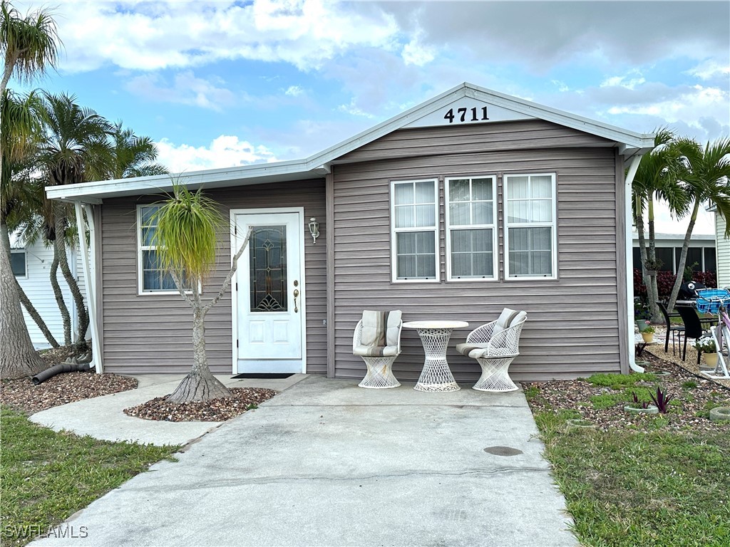 4711 Pilgrims Way W Estero FL 33928 225024343 image1