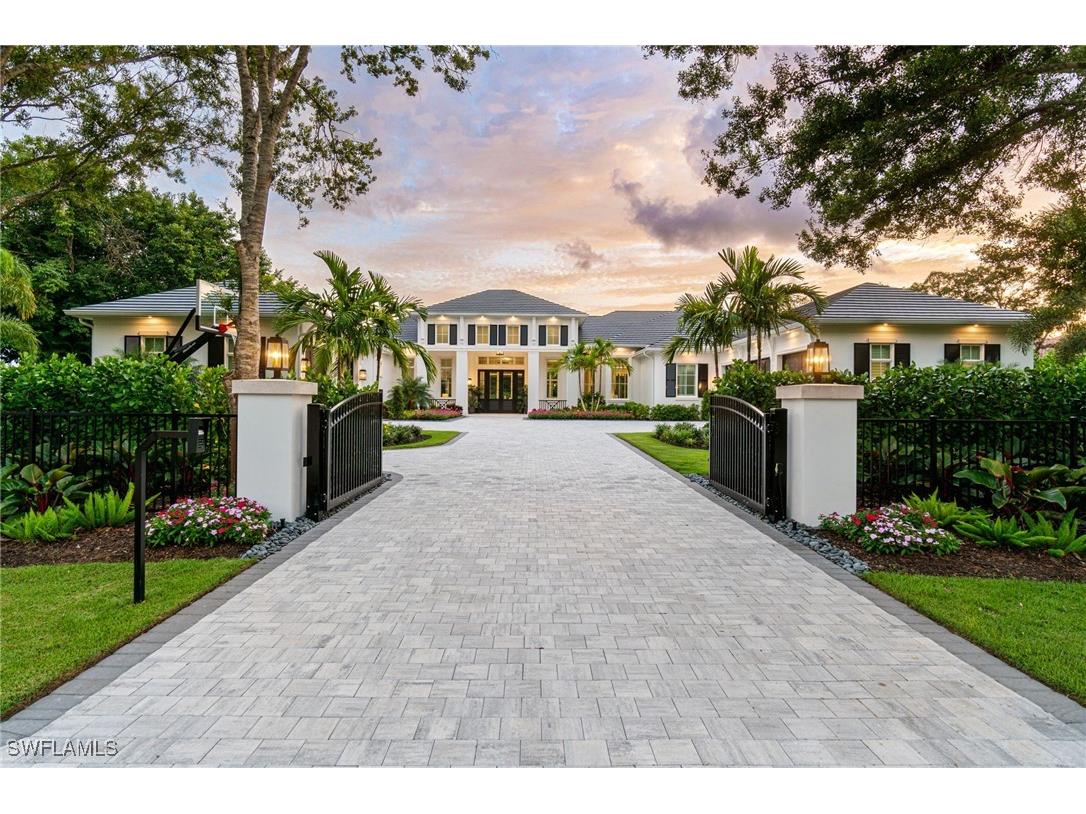 475 Carica Road Naples FL 34108 224067944 image1
