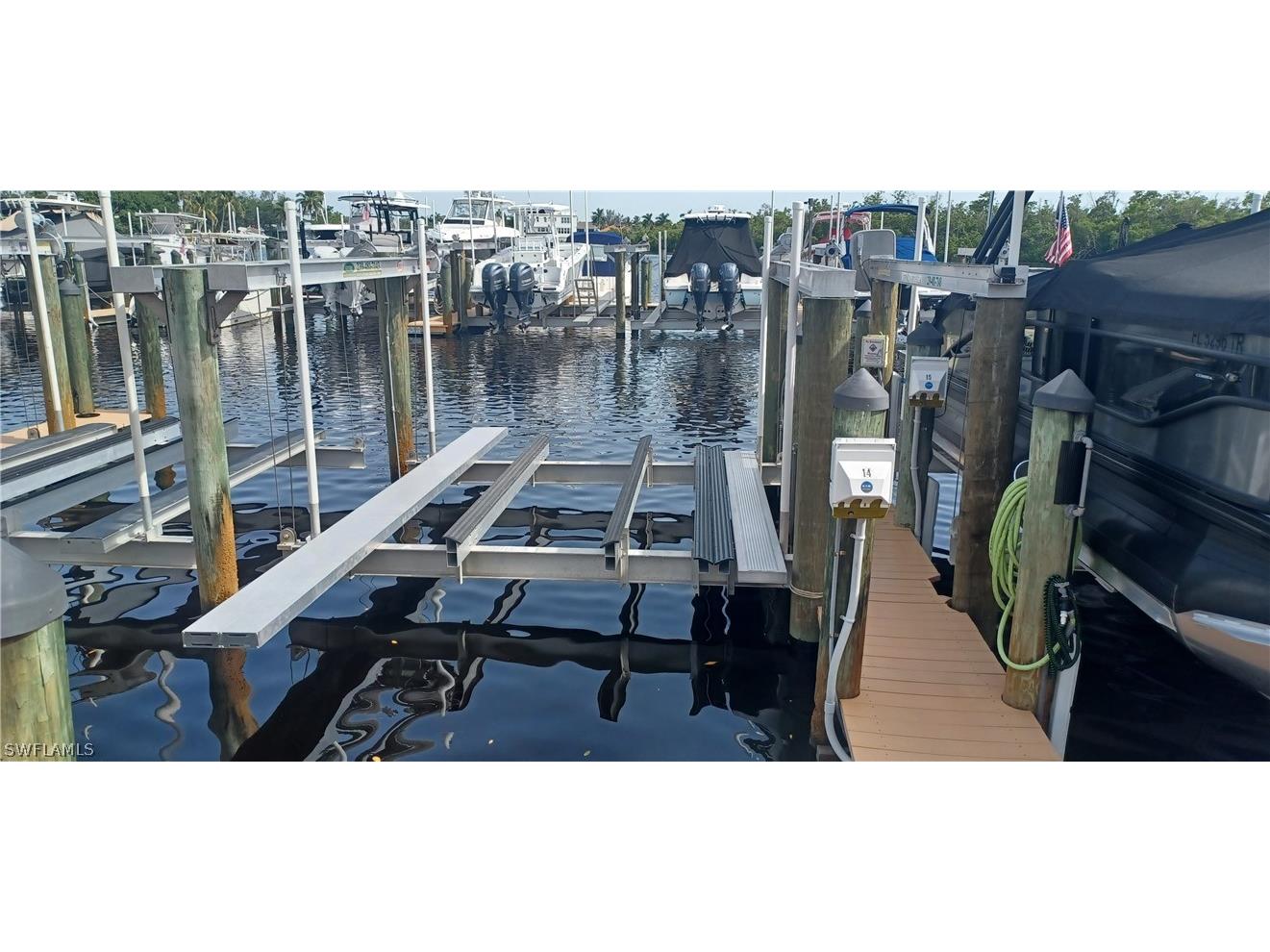4751 Bonita Beach Road Bonita Springs FL 34134 224010290 image1