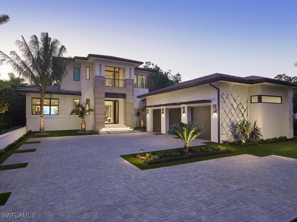 477 3rd Street N Naples FL 34102 224099245 image1