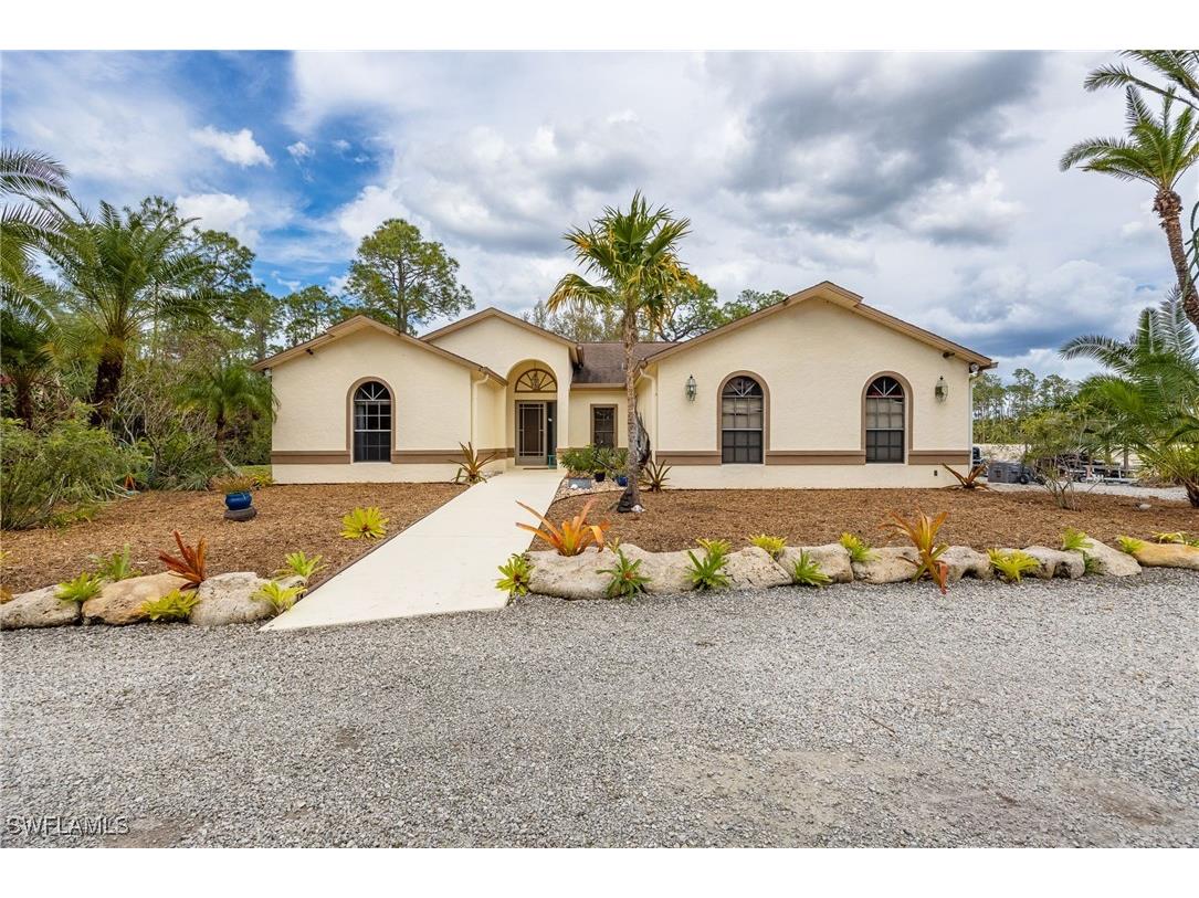 481 10th Avenue NE Naples FL 34120 225023502 image1