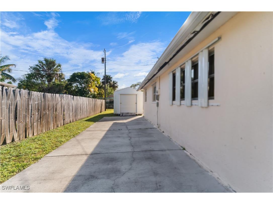 4820 Barcelona Circle Naples FL 34112 224099191 image16