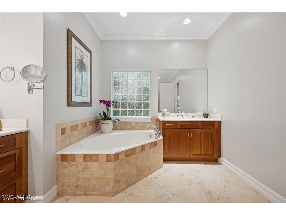 4908 Rustic Oaks Circle Naples FL 34105 224086594 image36