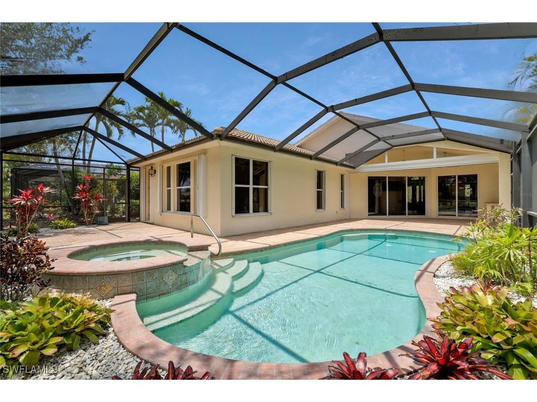 4923 Cerromar Drive Naples FL 34112 225045805 image1