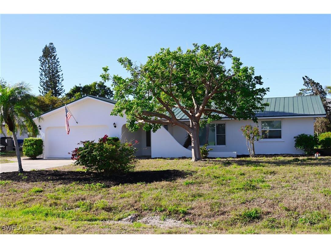 4937 Royal Palm Drive Estero FL 33928 225028660 image2