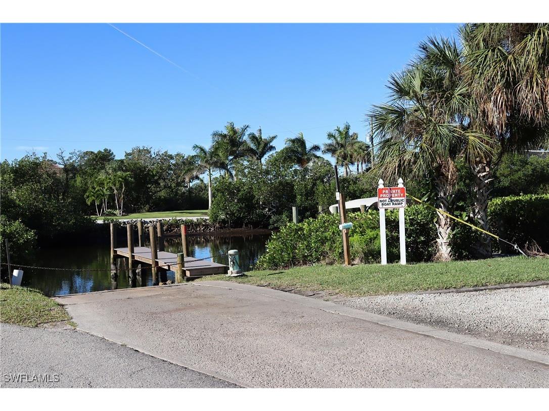 4937 Royal Palm Drive Estero FL 33928 225028660 image3