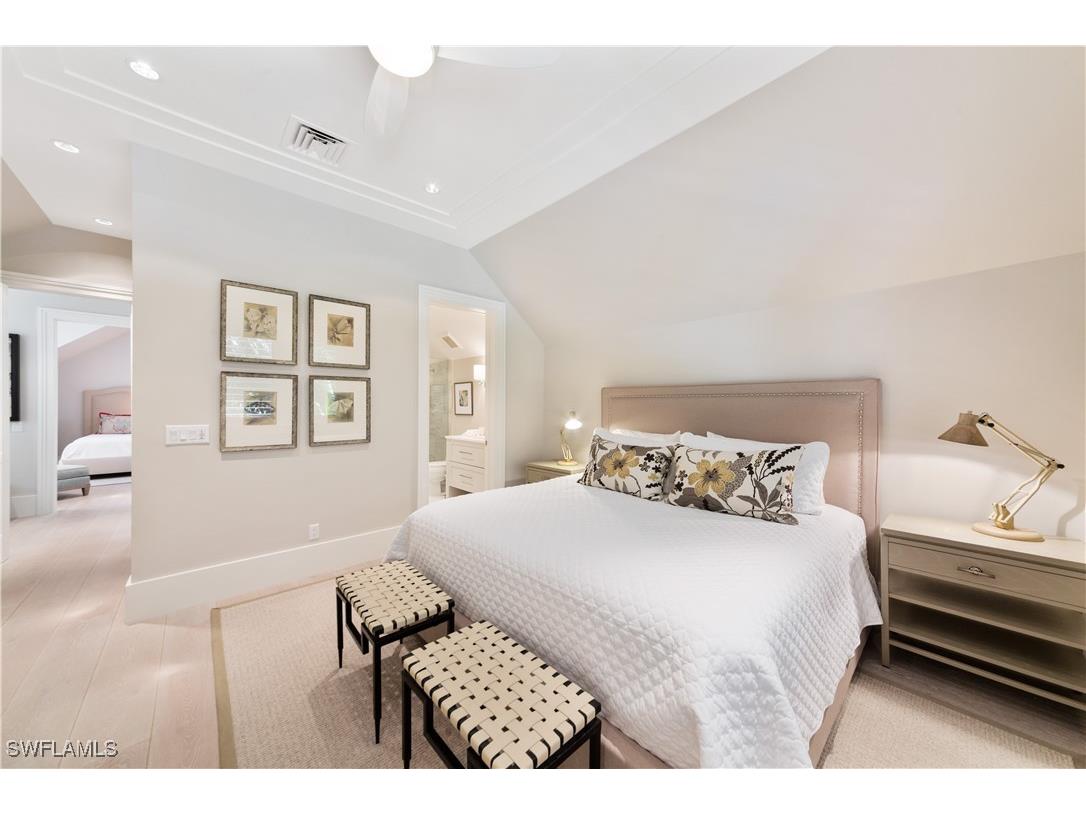 500 3rd Avenue N Naples FL 34102 225049655 image16