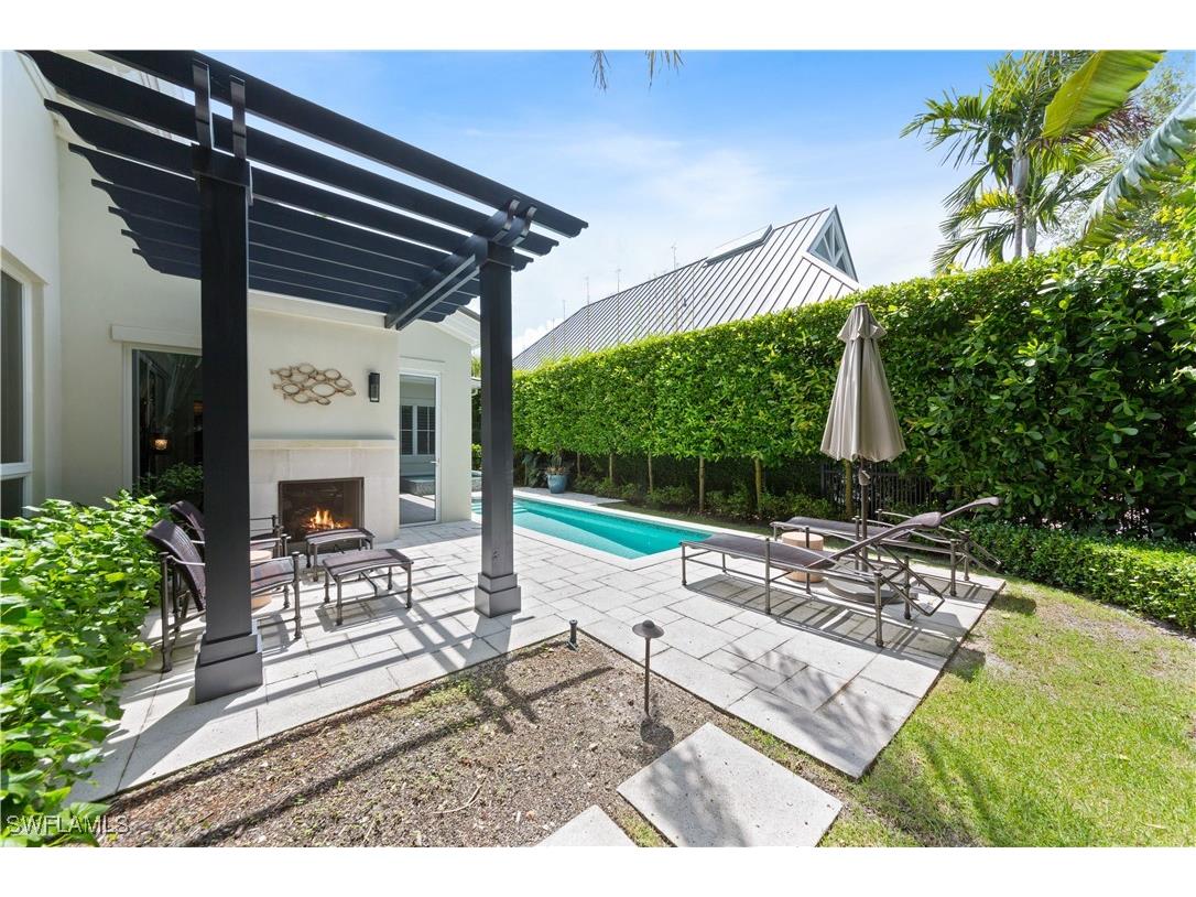 500 3rd Avenue N Naples FL 34102 225049655 image21