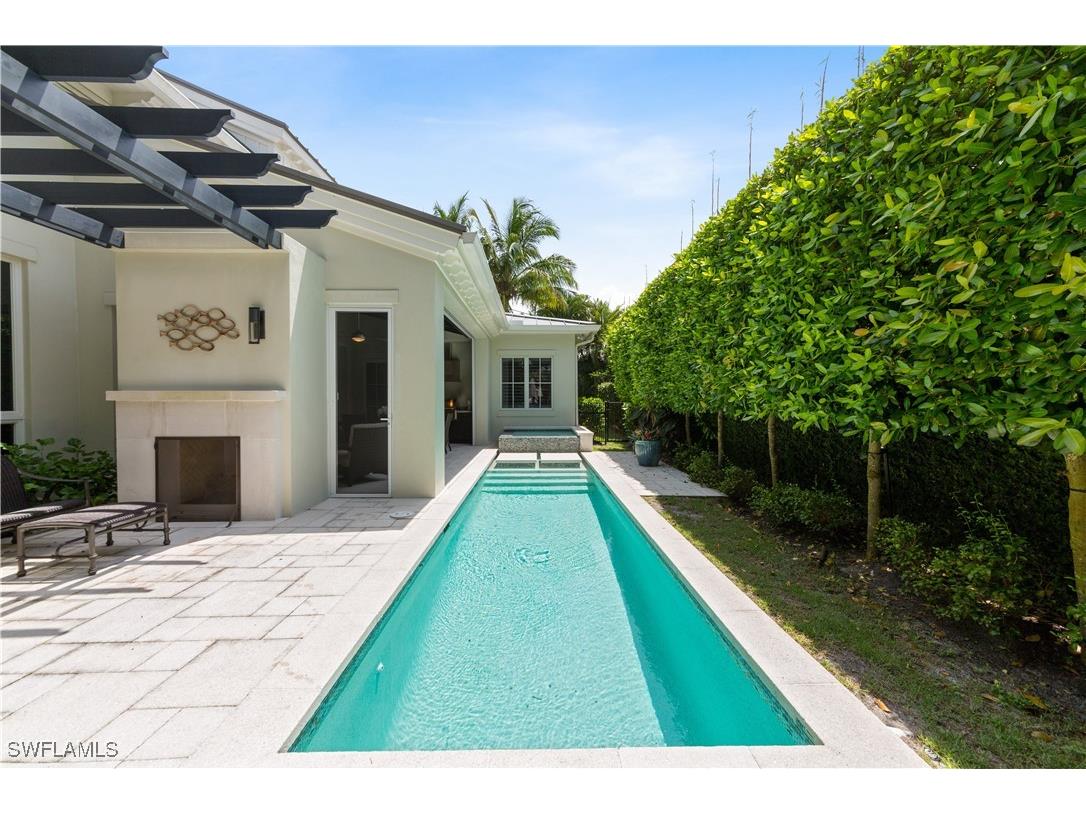 500 3rd Avenue N Naples FL 34102 225049655 image25