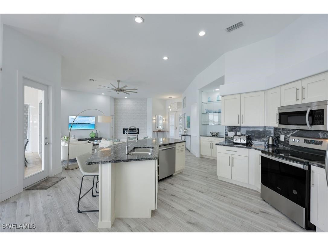 5024 SW Pelican Boulevard Cape Coral FL 33914 225020343 image18