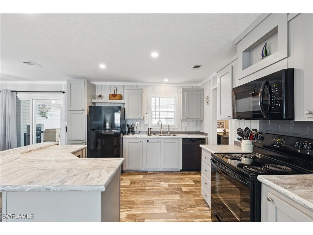 5151 Forest Park Drive North Fort Myers FL 33917 225038205 image5