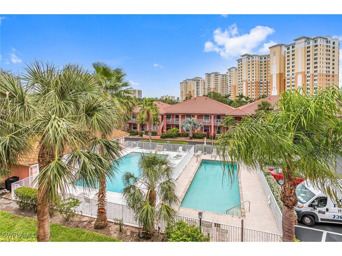 519 Roma Court #306 Naples FL 34110 225050645 image1