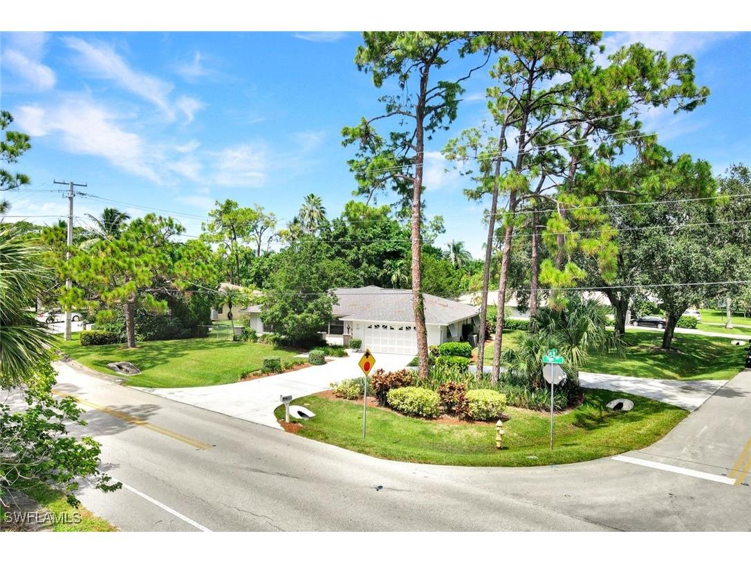 521 Piper Boulevard Naples FL 34110 224077363 image1