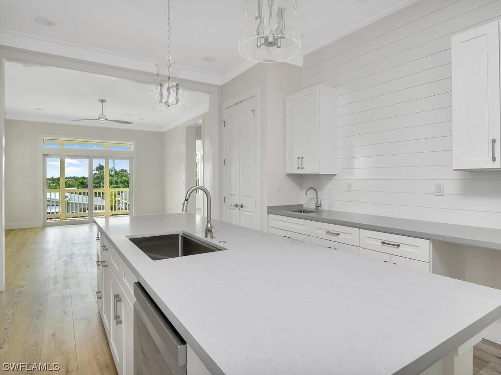 542 Coconut Avenue Goodland FL 34140 224009102 image6