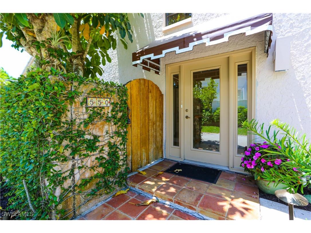 550 3rd Avenue N Naples FL 34102 225023998 image1