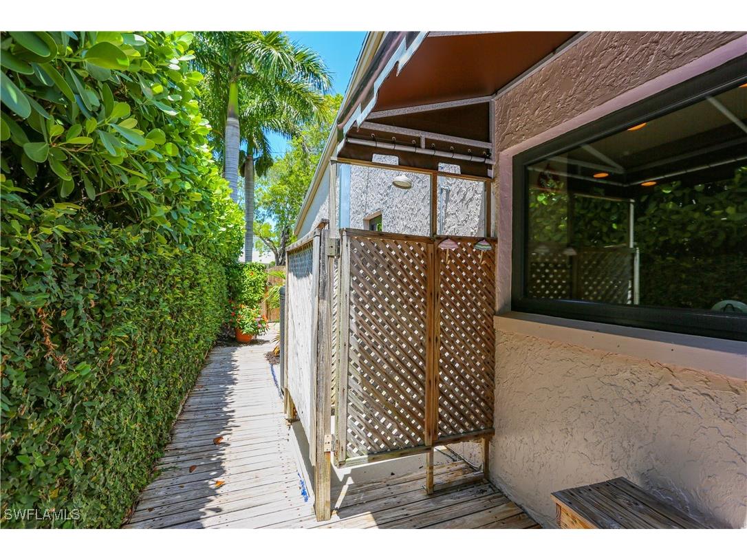 550 3rd Avenue N Naples FL 34102 225023998 image48