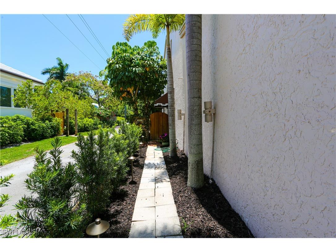 550 3rd Avenue N Naples FL 34102 225023998 image6